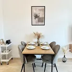 Liva Zentrum - 4 Mit Kueche Und Wlan - Naehe Hauptbahnhof - Ideal Fuer Familien & Monteure Apartman