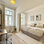 Апартаменты Liva Zentrum - 4 Mit Kueche Und Wlan - Naehe Hauptbahnhof - Ideal Fuer Familien & Monteure Шверин