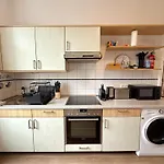 Apartman Liva Zentrum - 4 Mit Kueche Und Wlan - Naehe Hauptbahnhof - Ideal Fuer Familien & Monteure Schwerin