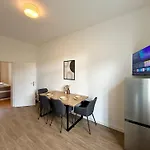 Liva Zentrum - 4 Mit Kueche Und Wlan - Naehe Hauptbahnhof - Ideal Fuer Familien & Monteure *