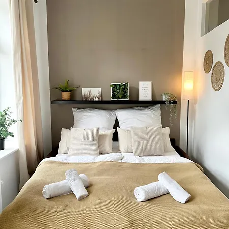 Liva Stays Schwerin Zentrum - 4 Ferienwohnungen Mit Kueche Und Wlan - Naehe Hauptbahnhof - Ideal Fuer Familien & Monteure * Schwerin (Mecklenburg-Vorpommern)