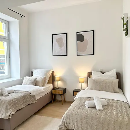 Appartement Liva Stays Schwerin Zentrum - 4 Ferienwohnungen Mit Kueche Und Wlan - Naehe Hauptbahnhof - Ideal Fuer Familien & Monteure Schwerin (Mecklenburg-Vorpommern)