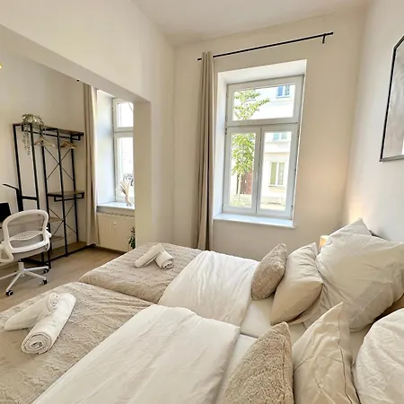 Liva Zentrum - 4 Mit Kueche Und Wlan - Naehe Hauptbahnhof - Ideal Fuer Familien & Monteure Apartment