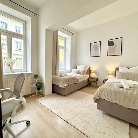 Liva Zentrum - 4 Mit Kueche Und Wlan - Naehe Hauptbahnhof - Ideal Fuer Familien & Monteure * Schwerin (Mecklenburg-Vorpommern)
