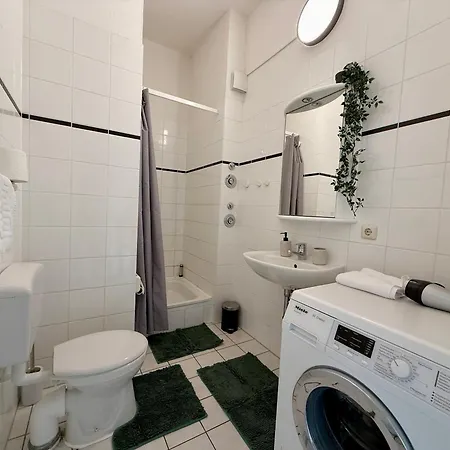 Apartment Liva Zentrum - 4 Mit Kueche Und Wlan - Naehe Hauptbahnhof - Ideal Fuer Familien & Monteure Schwerin (Mecklenburg-Vorpommern)