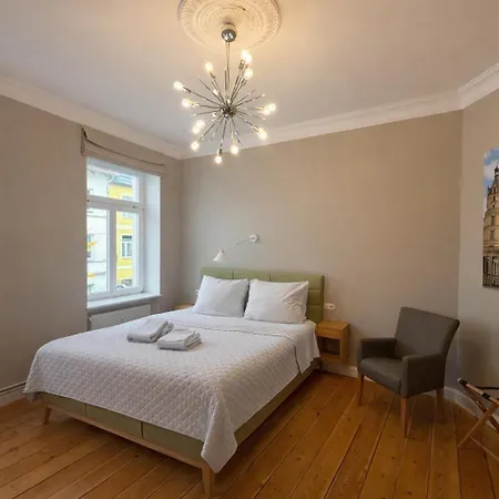Apartment Liva Zentrum - 4 Mit Kueche Und Wlan - Naehe Hauptbahnhof - Ideal Fuer Familien & Monteure