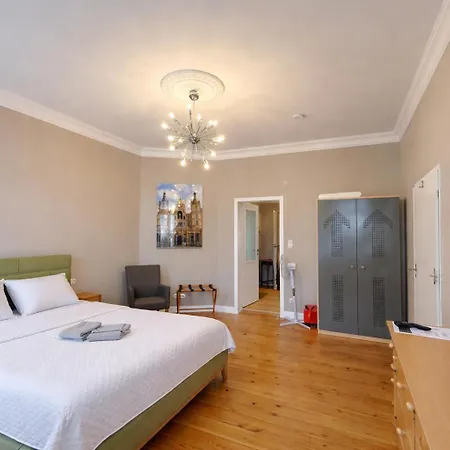 Liva Zentrum - 4 Mit Kueche Und Wlan - Naehe Hauptbahnhof - Ideal Fuer Familien & Monteure Apartment *