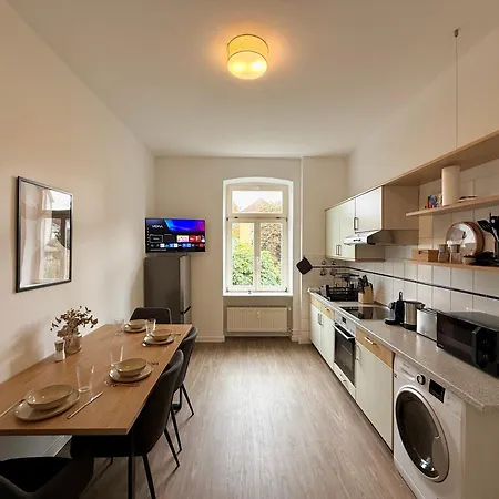 Apartment Liva Zentrum - 4 Mit Kueche Und Wlan - Naehe Hauptbahnhof - Ideal Fuer Familien & Monteure